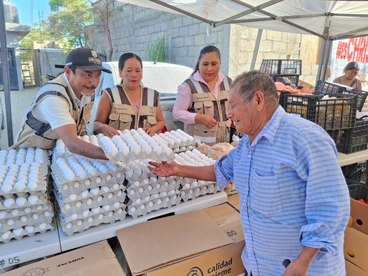 Realiza XV Ayuntamiento jornada social en apoyo a familias de Caribe Bajo en Cabo San Lucas