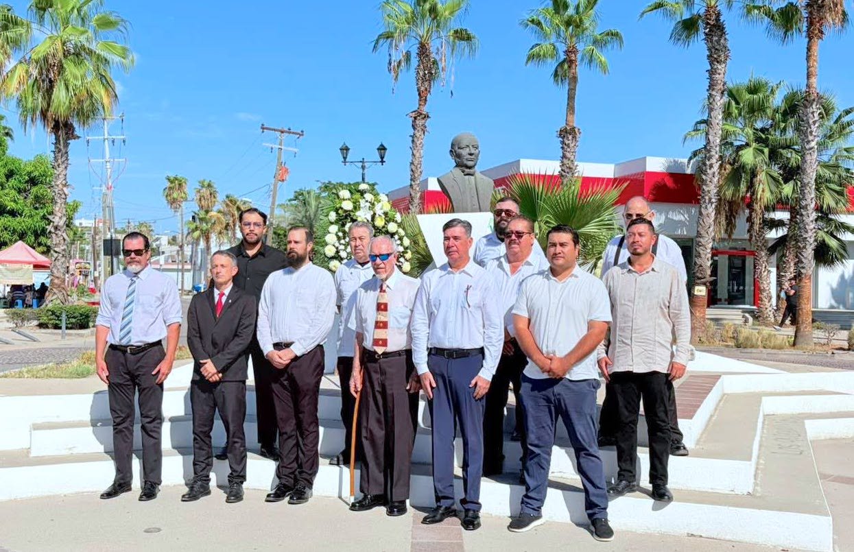 Los Cabos honra el legado de Benito Juárez con solemne acto cívico en su 154° Aniversario Luctuoso