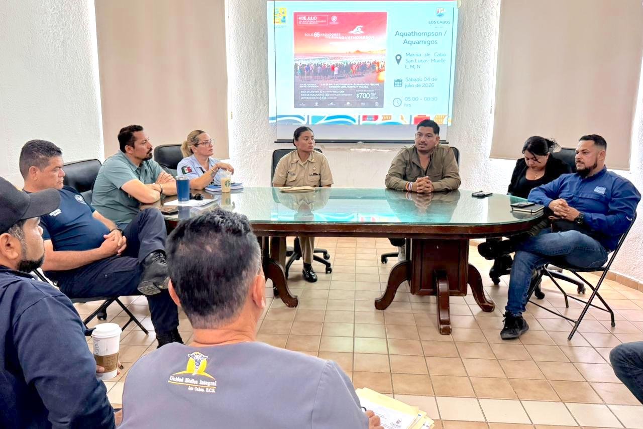 Coordina Ayuntamiento de Los Cabos operativo para garantizar seguridad en evento deportivo de aguas abiertas